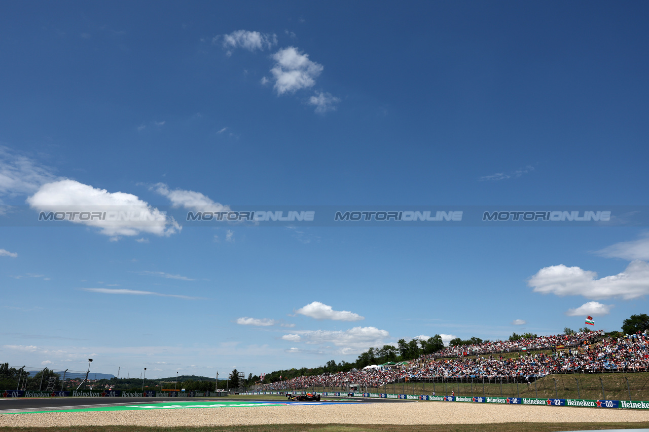 GP UNGHERIA, Sergio Perez (MEX) Red Bull Racing RB19.

22.07.2023. Formula 1 World Championship, Rd 12, Hungarian Grand Prix, Budapest, Hungary, Qualifiche Day.

- www.xpbimages.com, EMail: requests@xpbimages.com © Copyright: Moy / XPB Images