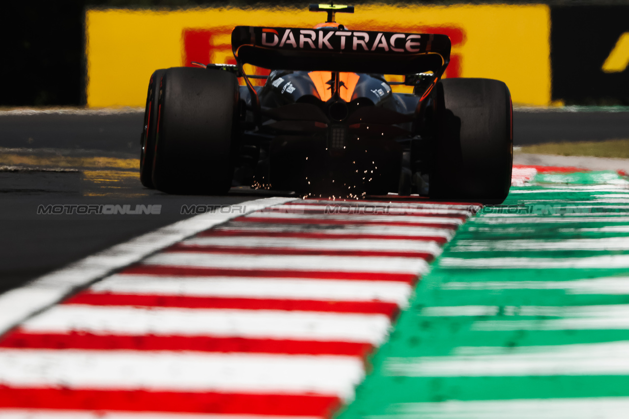 GP UNGHERIA, Lando Norris (GBR) McLaren MCL60.

22.07.2023. Formula 1 World Championship, Rd 12, Hungarian Grand Prix, Budapest, Hungary, Qualifiche Day.

- www.xpbimages.com, EMail: requests@xpbimages.com © Copyright: Bearne / XPB Images