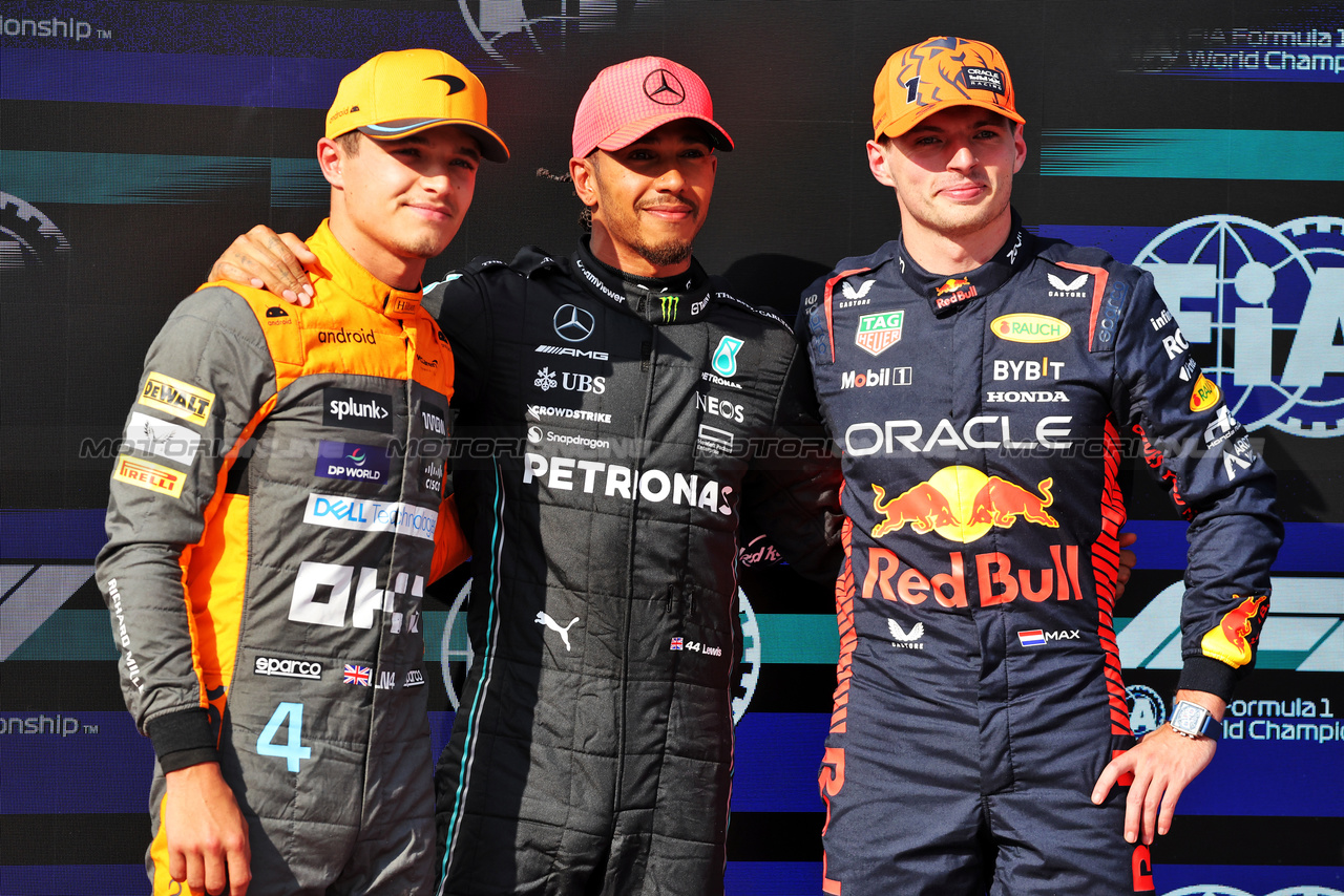 GP UNGHERIA, Qualifiche top three in parc ferme (L to R): Lando Norris (GBR) McLaren, third; Lewis Hamilton (GBR) Mercedes AMG F1, pole position; Max Verstappen (NLD) Red Bull Racing, second.

22.07.2023. Formula 1 World Championship, Rd 12, Hungarian Grand Prix, Budapest, Hungary, Qualifiche Day.

- www.xpbimages.com, EMail: requests@xpbimages.com © Copyright: Bearne / XPB Images