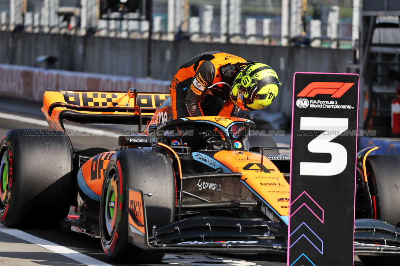 GP UNGHERIA, Third placed Lando Norris (GBR) McLaren MCL60 in qualifying parc ferme.

22.07.2023. Formula 1 World Championship, Rd 12, Hungarian Grand Prix, Budapest, Hungary, Qualifiche Day.

- www.xpbimages.com, EMail: requests@xpbimages.com © Copyright: Bearne / XPB Images