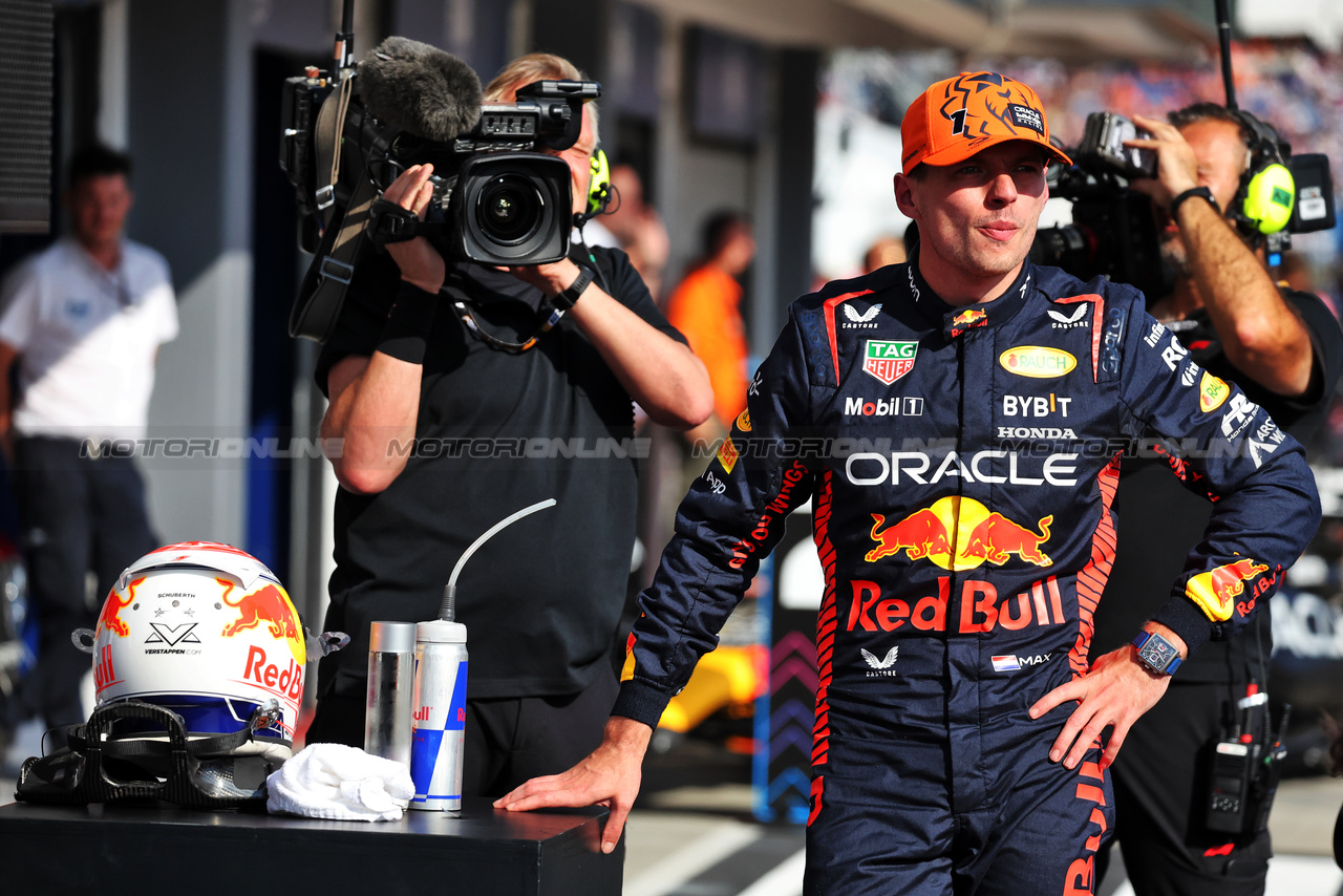 GP UNGHERIA, Second placed Max Verstappen (NLD) Red Bull Racing in qualifying parc ferme.

22.07.2023. Formula 1 World Championship, Rd 12, Hungarian Grand Prix, Budapest, Hungary, Qualifiche Day.

- www.xpbimages.com, EMail: requests@xpbimages.com © Copyright: Bearne / XPB Images
