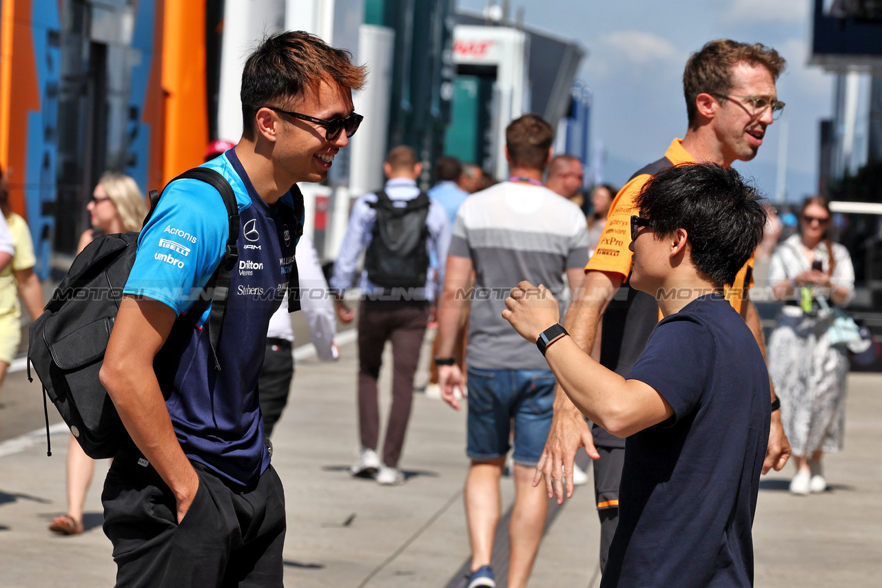 GP UNGHERIA, (L to R): Alexander Albon (THA) Williams Racing with Yuki Tsunoda (JPN) AlphaTauri.

22.07.2023. Formula 1 World Championship, Rd 12, Hungarian Grand Prix, Budapest, Hungary, Qualifiche Day.

- www.xpbimages.com, EMail: requests@xpbimages.com © Copyright: Moy / XPB Images