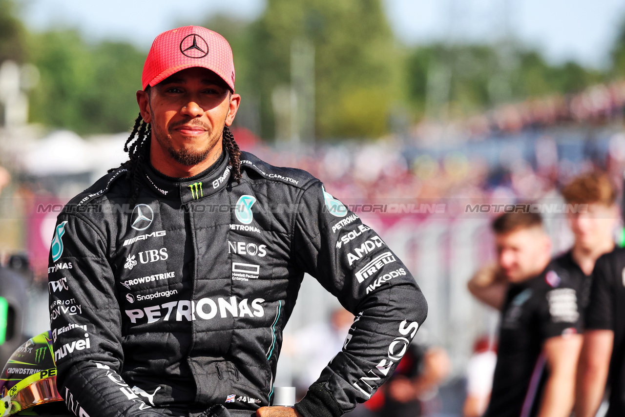 GP UNGHERIA, Pole sitter Lewis Hamilton (GBR) Mercedes AMG F1 in qualifying parc ferme.

22.07.2023. Formula 1 World Championship, Rd 12, Hungarian Grand Prix, Budapest, Hungary, Qualifiche Day.

- www.xpbimages.com, EMail: requests@xpbimages.com © Copyright: Bearne / XPB Images