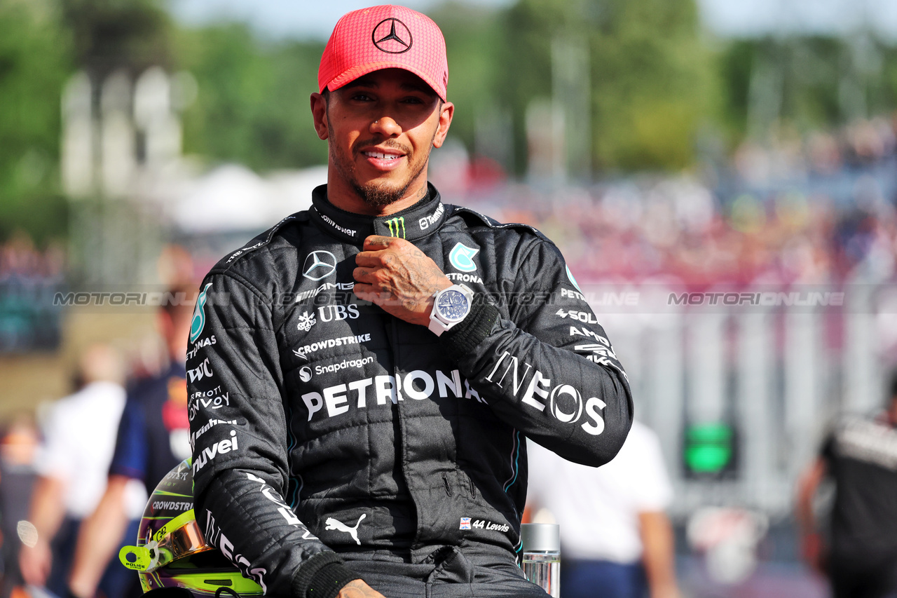 GP UNGHERIA, Pole sitter Lewis Hamilton (GBR) Mercedes AMG F1 in qualifying parc ferme.

22.07.2023. Formula 1 World Championship, Rd 12, Hungarian Grand Prix, Budapest, Hungary, Qualifiche Day.

- www.xpbimages.com, EMail: requests@xpbimages.com © Copyright: Bearne / XPB Images
