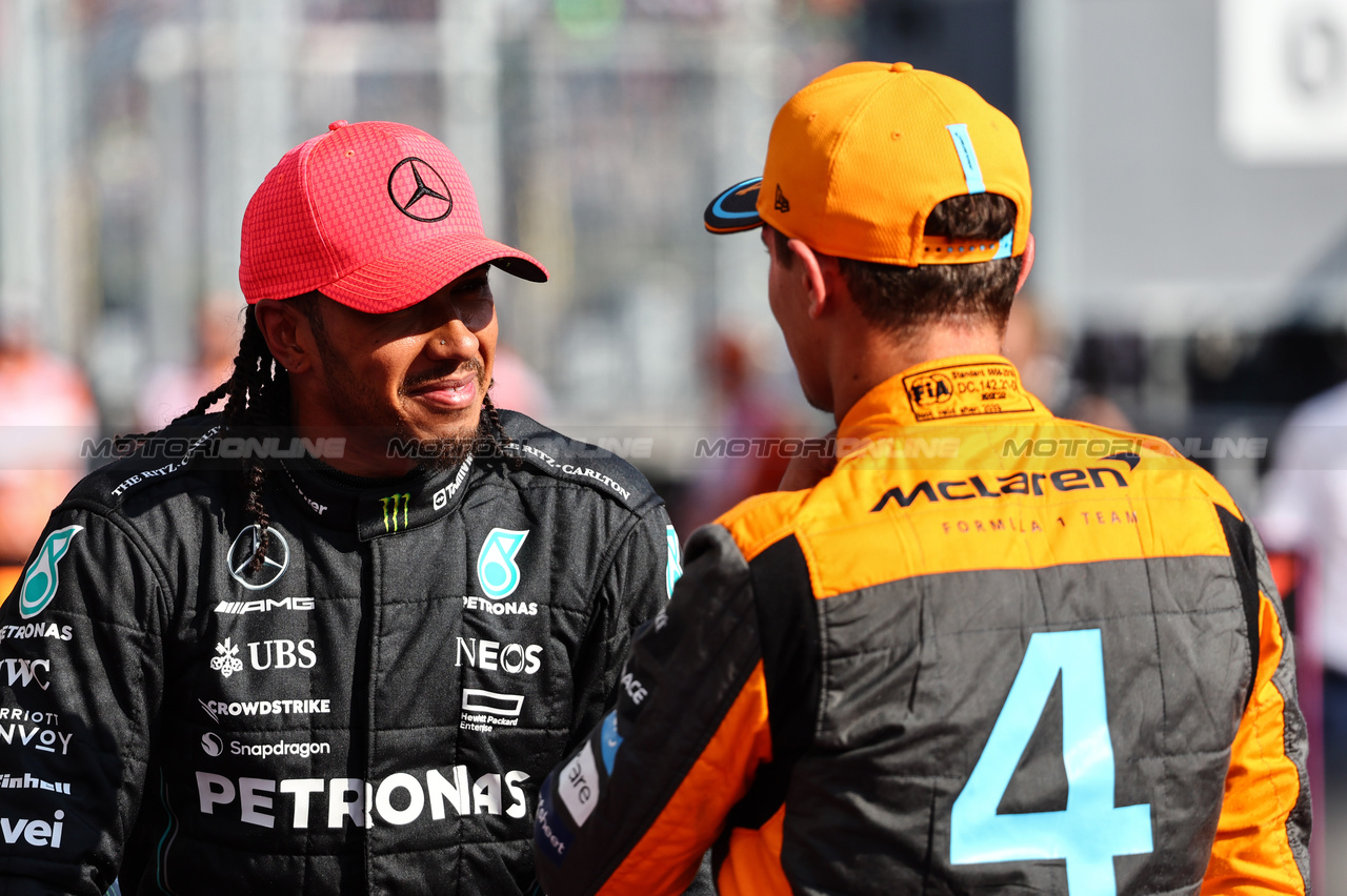 GP UNGHERIA, Lando Norris (GBR), McLaren F1 Team e Lewis Hamilton (GBR), Mercedes AMG F1  
22.07.2023. Formula 1 World Championship, Rd 12, Hungarian Grand Prix, Budapest, Hungary, Qualifiche Day.
- www.xpbimages.com, EMail: requests@xpbimages.com © Copyright: Charniaux / XPB Images