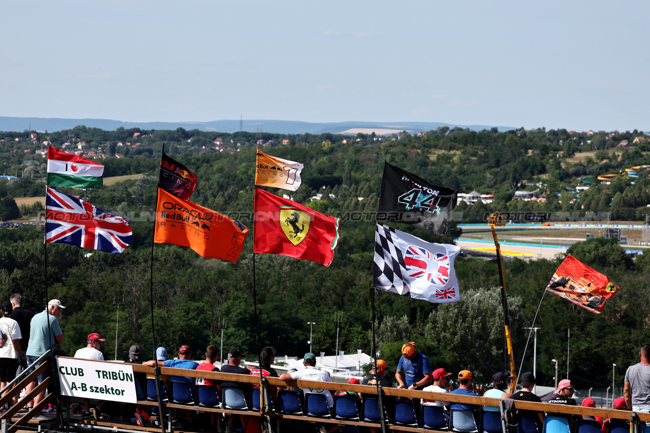 GP UNGHERIA, Circuit Atmosfera - flags e fans in the grandstand.

22.07.2023. Formula 1 World Championship, Rd 12, Hungarian Grand Prix, Budapest, Hungary, Qualifiche Day.

- www.xpbimages.com, EMail: requests@xpbimages.com © Copyright: Moy / XPB Images