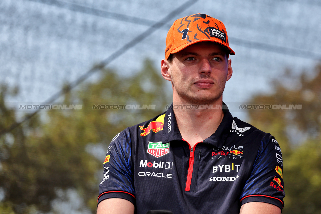 GP UNGHERIA, Max Verstappen (NLD) Red Bull Racing on the FanZone Stage.

22.07.2023. Formula 1 World Championship, Rd 12, Hungarian Grand Prix, Budapest, Hungary, Qualifiche Day.

- www.xpbimages.com, EMail: requests@xpbimages.com © Copyright: Moy / XPB Images