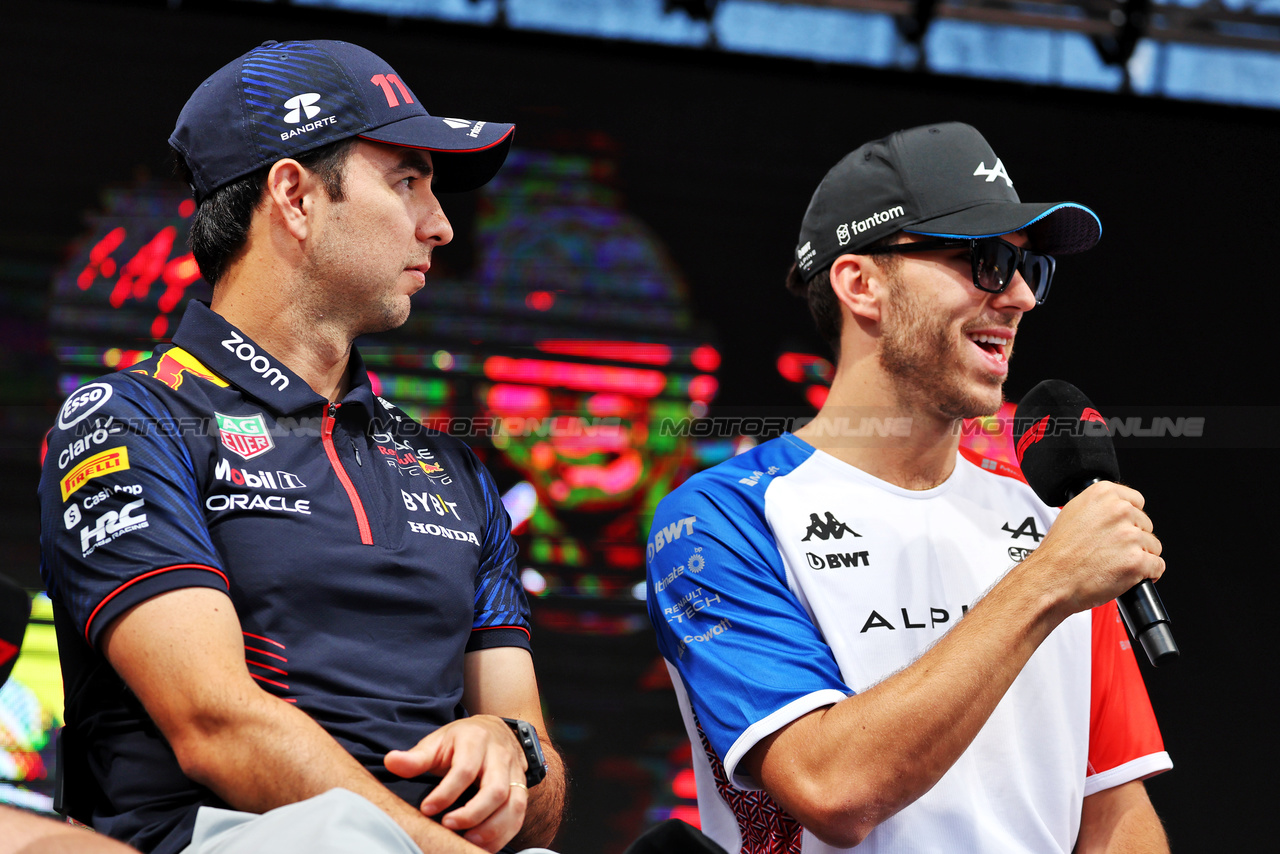 GP UNGHERIA, (L to R): Sergio Perez (MEX) Red Bull Racing e Pierre Gasly (FRA) Alpine F1 Team on the FanZone Stage.

22.07.2023. Formula 1 World Championship, Rd 12, Hungarian Grand Prix, Budapest, Hungary, Qualifiche Day.

- www.xpbimages.com, EMail: requests@xpbimages.com © Copyright: Moy / XPB Images