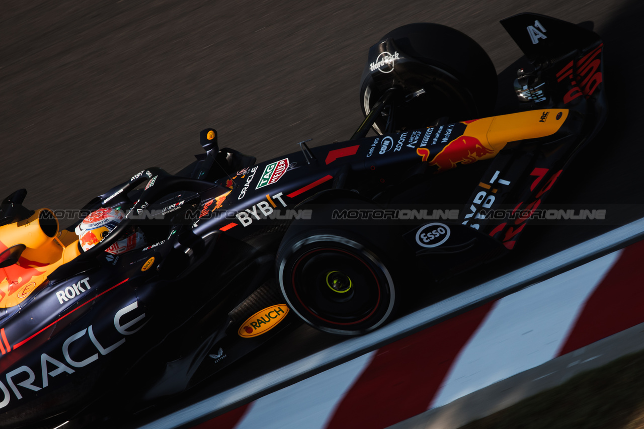 GP UNGHERIA, Max Verstappen (NLD) Red Bull Racing RB19.

22.07.2023. Formula 1 World Championship, Rd 12, Hungarian Grand Prix, Budapest, Hungary, Qualifiche Day.

- www.xpbimages.com, EMail: requests@xpbimages.com © Copyright: Bearne / XPB Images