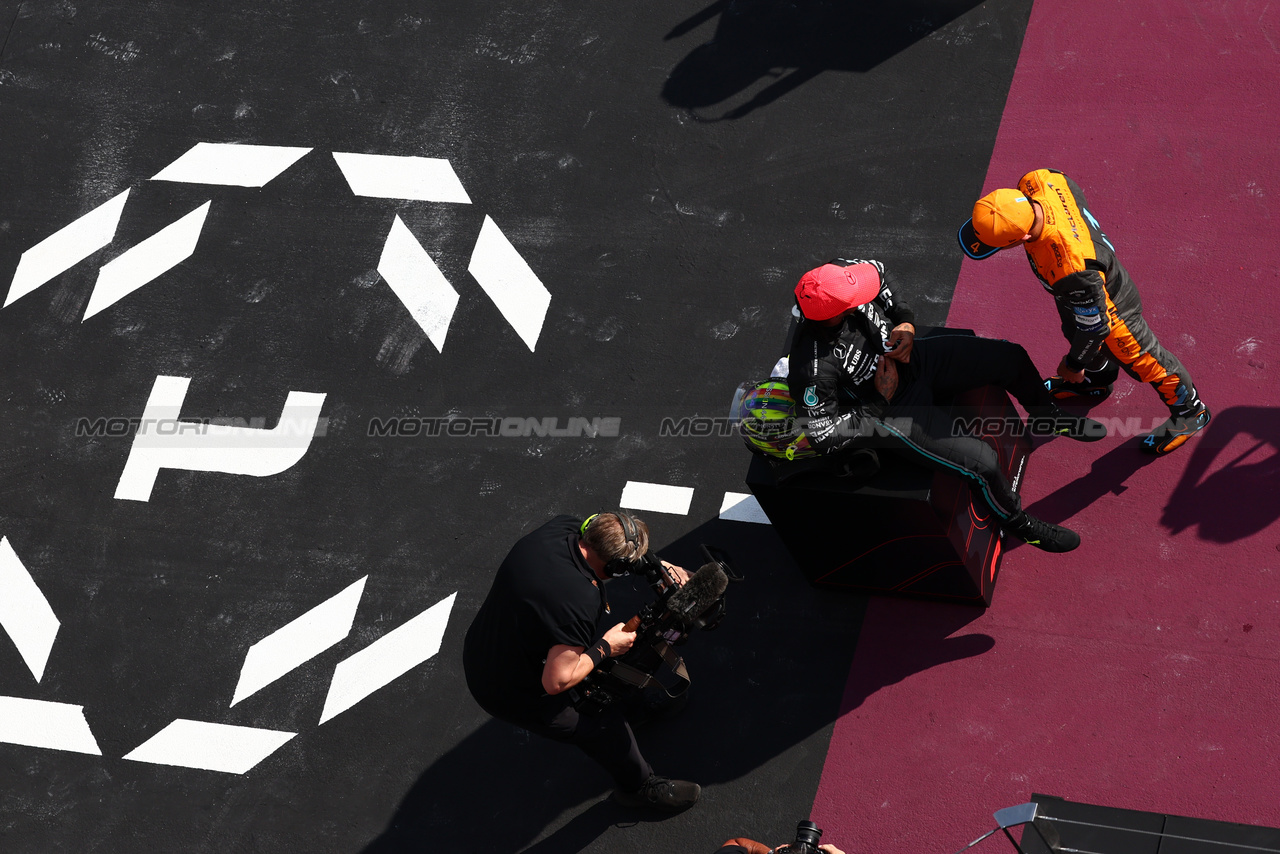 GP UNGHERIA, Pole sitter Lewis Hamilton (GBR) Mercedes AMG F1 in qualifying parc ferme.

22.07.2023. Formula 1 World Championship, Rd 12, Hungarian Grand Prix, Budapest, Hungary, Qualifiche Day.

 - www.xpbimages.com, EMail: requests@xpbimages.com © Copyright: Coates / XPB Images