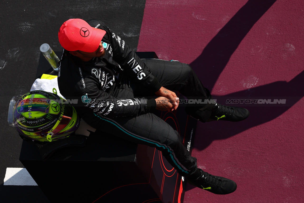 GP UNGHERIA, Pole sitter Lewis Hamilton (GBR) Mercedes AMG F1 in qualifying parc ferme.

22.07.2023. Formula 1 World Championship, Rd 12, Hungarian Grand Prix, Budapest, Hungary, Qualifiche Day.

 - www.xpbimages.com, EMail: requests@xpbimages.com © Copyright: Coates / XPB Images