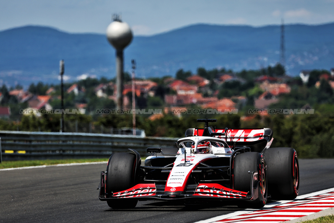 GP UNGHERIA, Kevin Magnussen (DEN) Haas VF-23.

22.07.2023. Formula 1 World Championship, Rd 12, Hungarian Grand Prix, Budapest, Hungary, Qualifiche Day.

- www.xpbimages.com, EMail: requests@xpbimages.com © Copyright: Moy / XPB Images