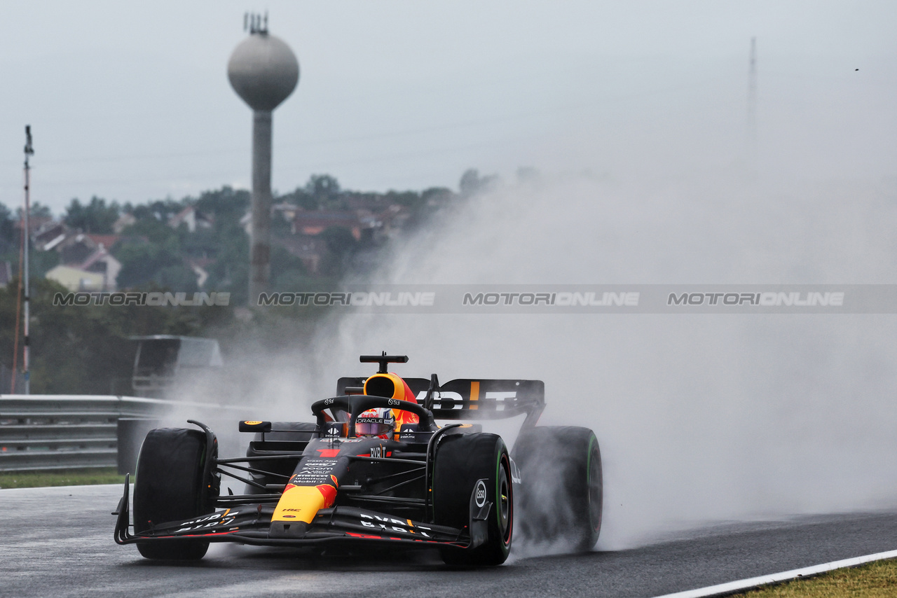 GP UNGHERIA, Max Verstappen (NLD) Red Bull Racing RB19.

21.07.2023. Formula 1 World Championship, Rd 12, Hungarian Grand Prix, Budapest, Hungary, Practice Day.

- www.xpbimages.com, EMail: requests@xpbimages.com © Copyright: Moy / XPB Images