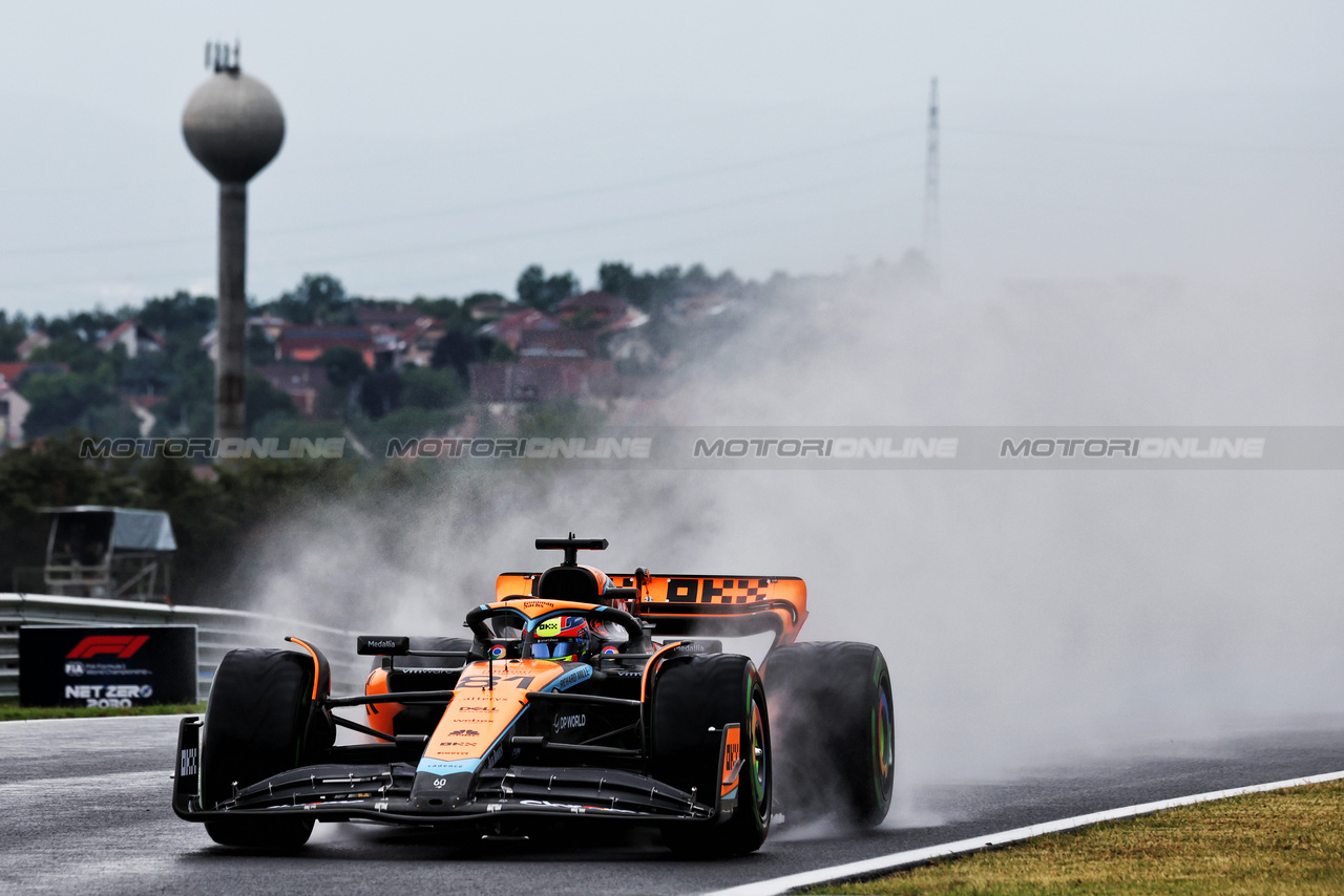 GP UNGHERIA, Oscar Piastri (AUS) McLaren MCL60.

21.07.2023. Formula 1 World Championship, Rd 12, Hungarian Grand Prix, Budapest, Hungary, Practice Day.

- www.xpbimages.com, EMail: requests@xpbimages.com © Copyright: Moy / XPB Images