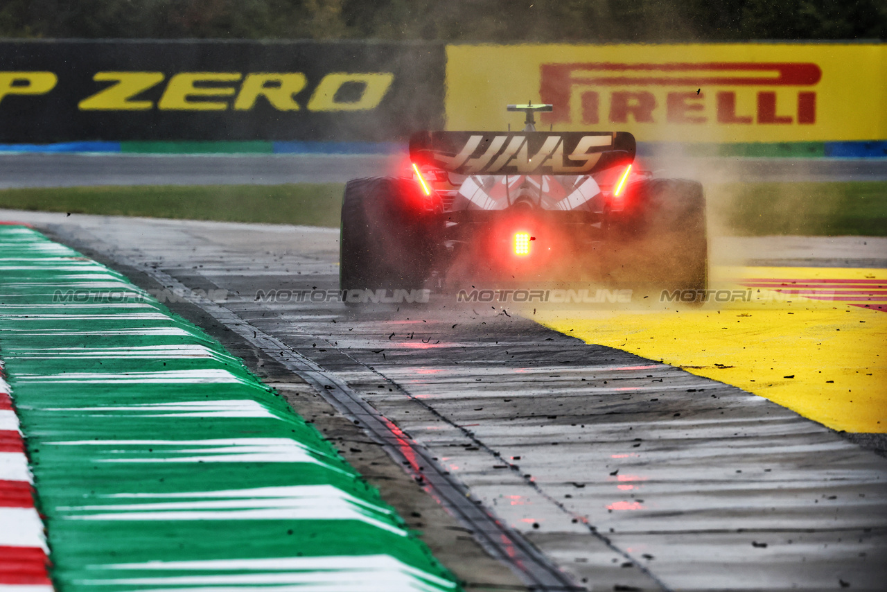 GP UNGHERIA, Nico Hulkenberg (GER) Haas VF-23 runs wide.

21.07.2023. Formula 1 World Championship, Rd 12, Hungarian Grand Prix, Budapest, Hungary, Practice Day.

- www.xpbimages.com, EMail: requests@xpbimages.com © Copyright: Charniaux / XPB Images