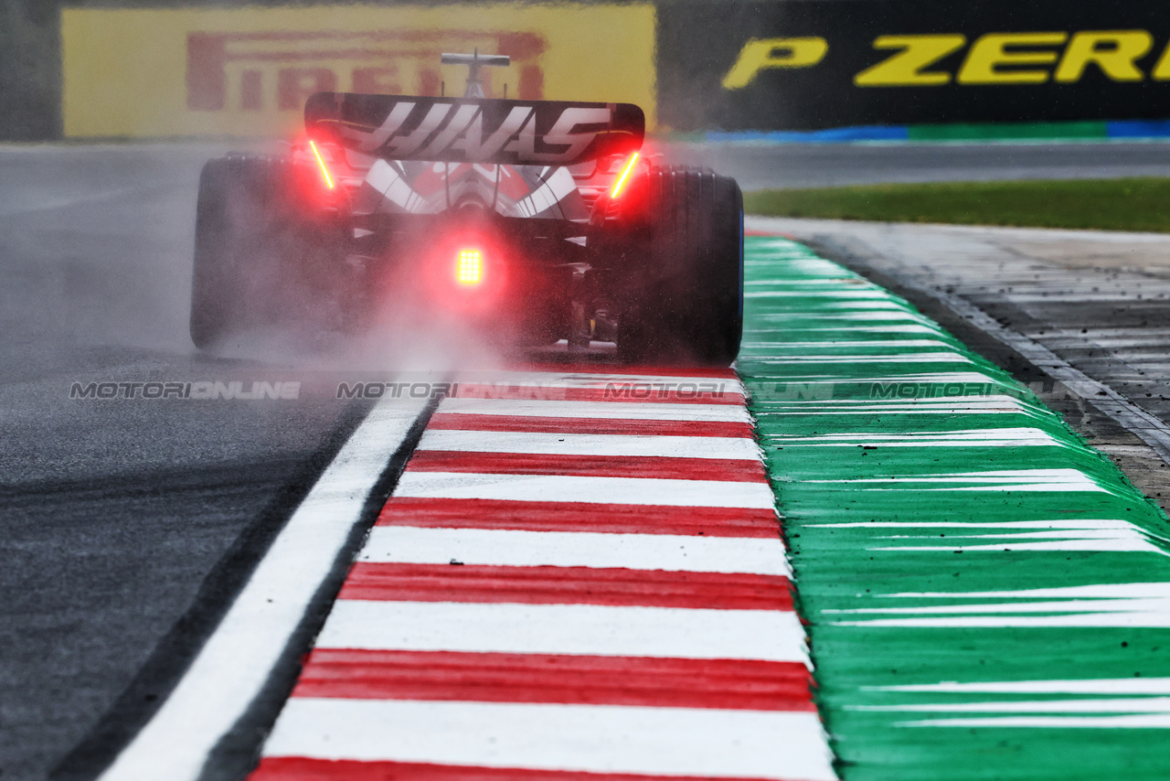 GP UNGHERIA, Kevin Magnussen (DEN) Haas VF-23.

21.07.2023. Formula 1 World Championship, Rd 12, Hungarian Grand Prix, Budapest, Hungary, Practice Day.

- www.xpbimages.com, EMail: requests@xpbimages.com © Copyright: Charniaux / XPB Images