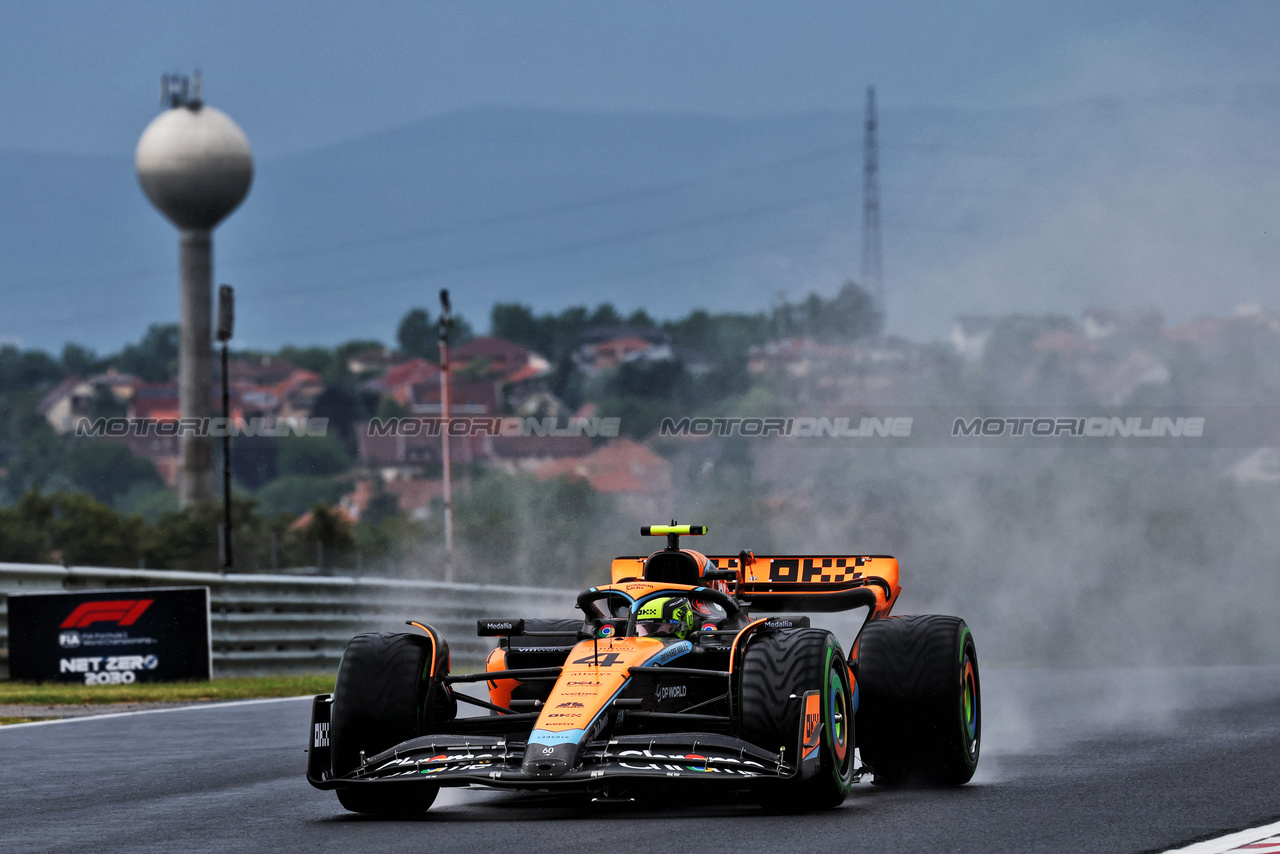 GP UNGHERIA, Lando Norris (GBR) McLaren MCL60.

21.07.2023. Formula 1 World Championship, Rd 12, Hungarian Grand Prix, Budapest, Hungary, Practice Day.

- www.xpbimages.com, EMail: requests@xpbimages.com © Copyright: Moy / XPB Images