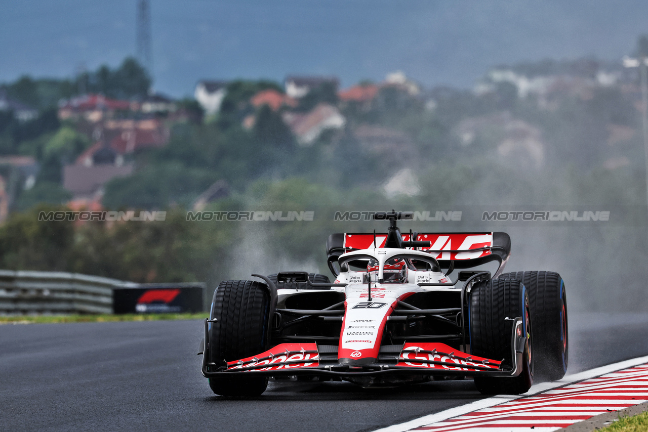 GP UNGHERIA, Kevin Magnussen (DEN) Haas VF-23.

21.07.2023. Formula 1 World Championship, Rd 12, Hungarian Grand Prix, Budapest, Hungary, Practice Day.

- www.xpbimages.com, EMail: requests@xpbimages.com © Copyright: Moy / XPB Images