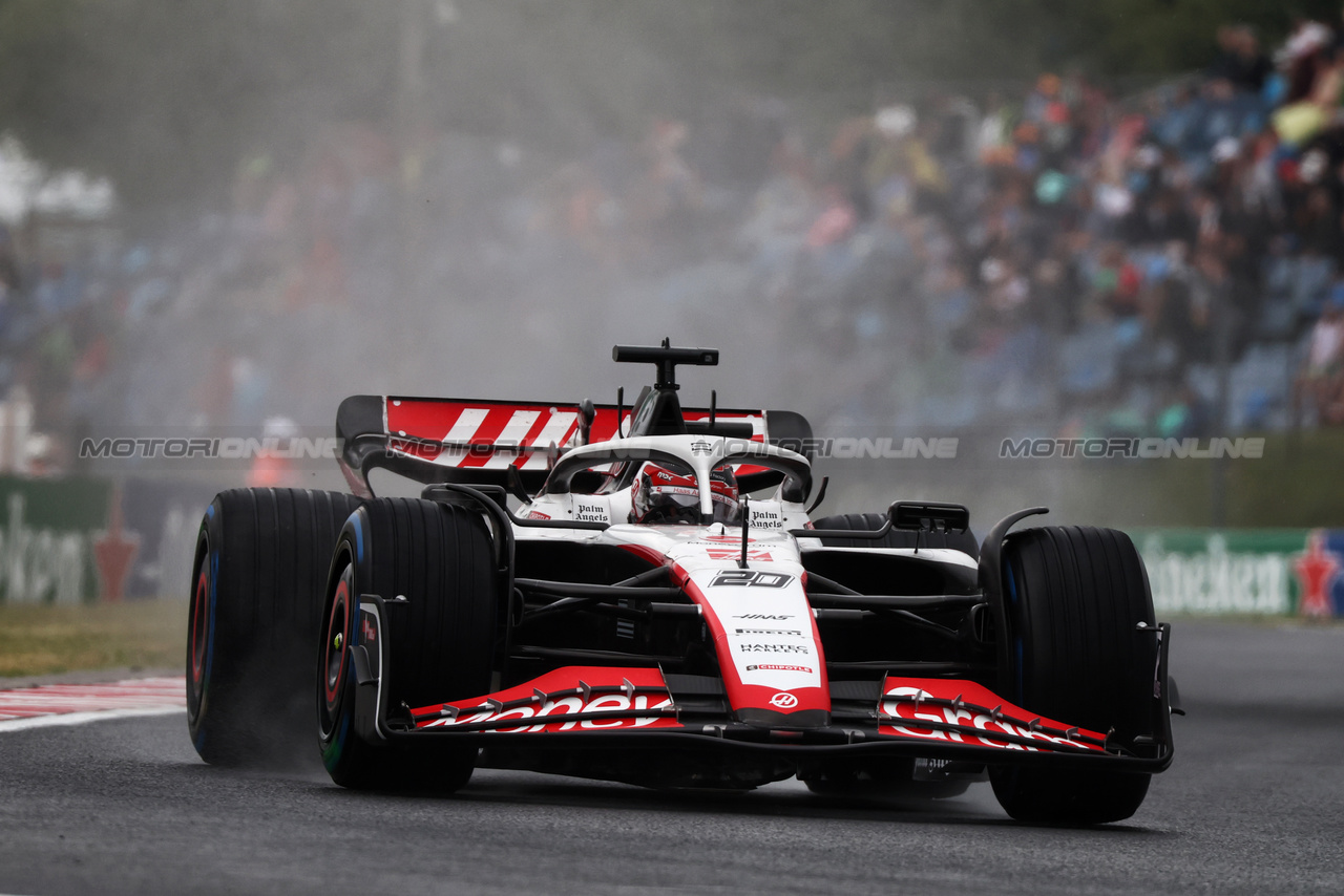 GP UNGHERIA, Kevin Magnussen (DEN) Haas VF-23.

21.07.2023. Formula 1 World Championship, Rd 12, Hungarian Grand Prix, Budapest, Hungary, Practice Day.

 - www.xpbimages.com, EMail: requests@xpbimages.com © Copyright: Coates / XPB Images