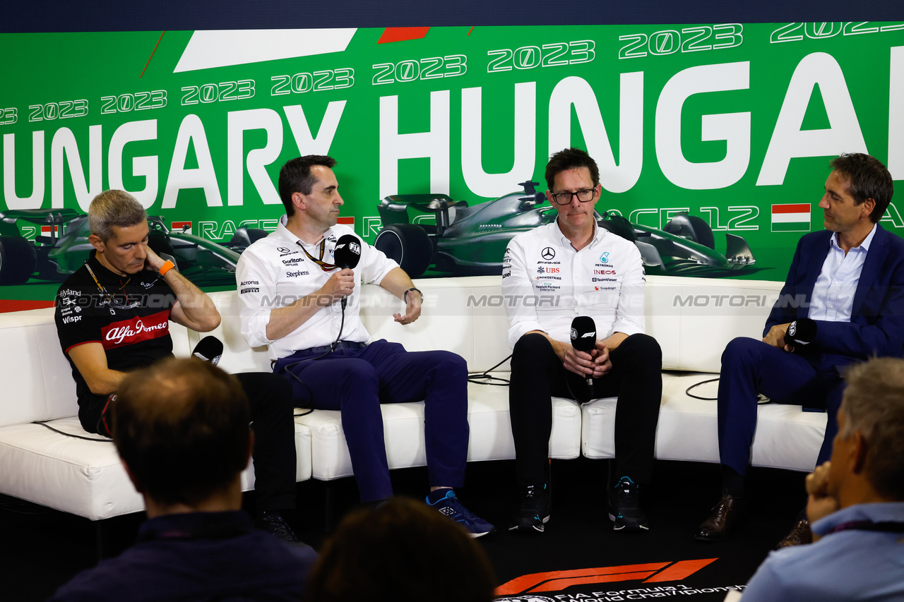 GP UNGHERIA, (L to R): Xevi Pujolar (ESP) Alfa Romeo F1 Team Head of Trackside Engineering; Dave Robson (GBR) Williams Racing Head of Vehicle Performance; e Andrew Shovlin (GBR) Mercedes AMG F1 Trackside Engineering Director, in the FIA Press Conference.

21.07.2023. Formula 1 World Championship, Rd 12, Hungarian Grand Prix, Budapest, Hungary, Practice Day.

- www.xpbimages.com, EMail: requests@xpbimages.com © Copyright: XPB Images