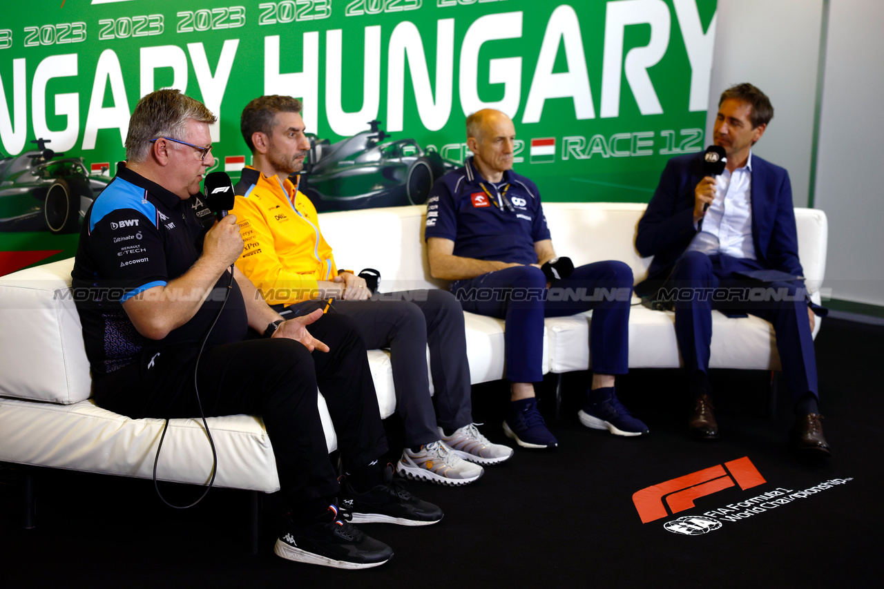 GP UNGHERIA, (L to R): Otmar Szafnauer (USA) Alpine F1 Team, Team Principal; Andrea Stella (ITA) McLaren Team Principal; e Franz Tost (AUT) AlphaTauri Team Principal in the FIA Press Conference.

21.07.2023. Formula 1 World Championship, Rd 12, Hungarian Grand Prix, Budapest, Hungary, Practice Day.

- www.xpbimages.com, EMail: requests@xpbimages.com © Copyright: XPB Images