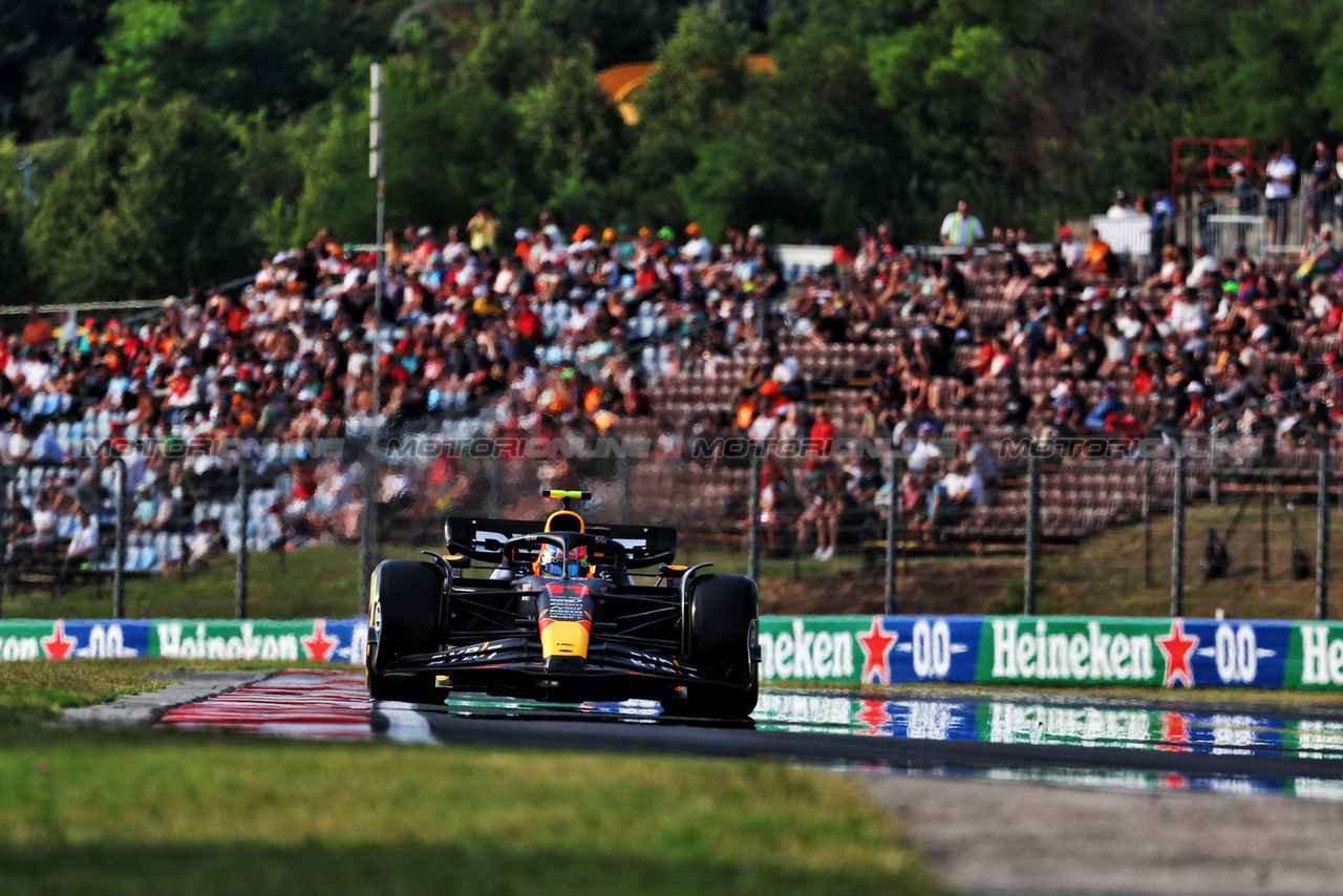 GP UNGHERIA, Sergio Perez (MEX) Red Bull Racing RB19.

21.07.2023. Formula 1 World Championship, Rd 12, Hungarian Grand Prix, Budapest, Hungary, Practice Day.

- www.xpbimages.com, EMail: requests@xpbimages.com © Copyright: Moy / XPB Images