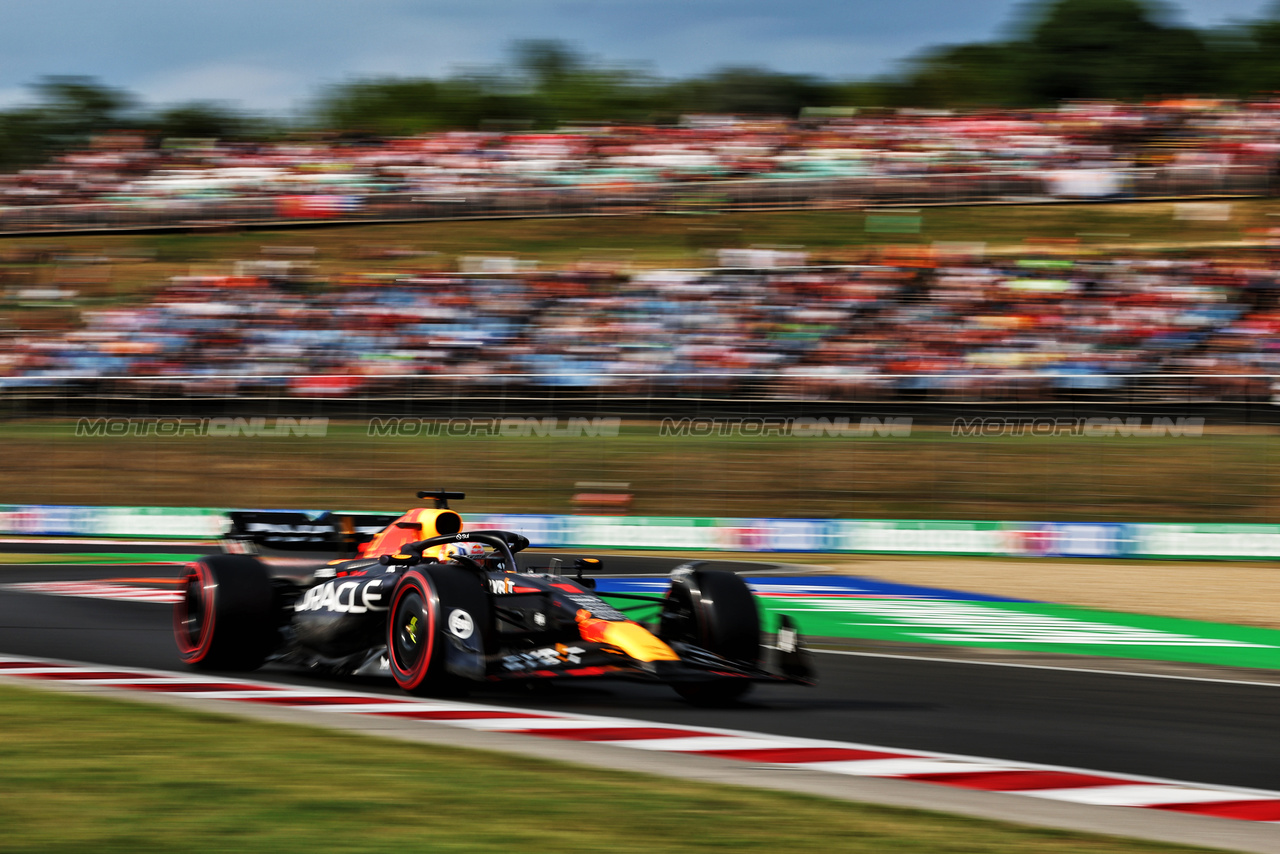 GP UNGHERIA, Max Verstappen (NLD) Red Bull Racing RB19.

21.07.2023. Formula 1 World Championship, Rd 12, Hungarian Grand Prix, Budapest, Hungary, Practice Day.

- www.xpbimages.com, EMail: requests@xpbimages.com © Copyright: Moy / XPB Images