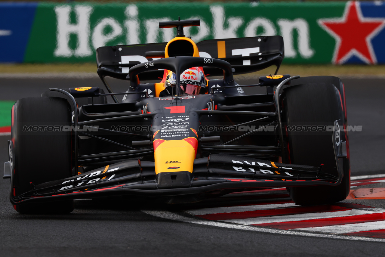 GP UNGHERIA, Max Verstappen (NLD) Red Bull Racing RB19.

21.07.2023. Formula 1 World Championship, Rd 12, Hungarian Grand Prix, Budapest, Hungary, Practice Day.

 - www.xpbimages.com, EMail: requests@xpbimages.com © Copyright: Coates / XPB Images