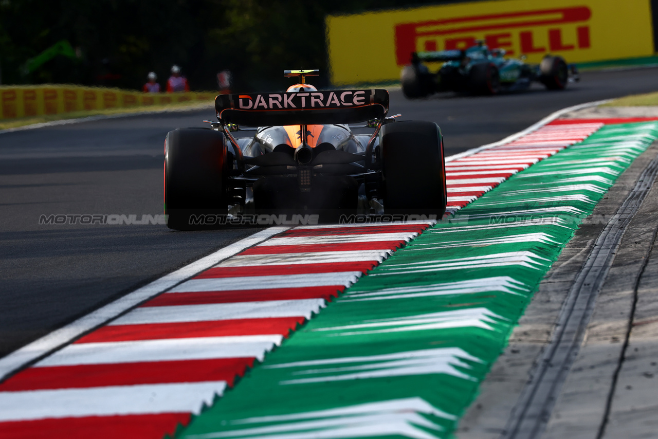 GP UNGHERIA, Lando Norris (GBR) McLaren MCL60.

21.07.2023. Formula 1 World Championship, Rd 12, Hungarian Grand Prix, Budapest, Hungary, Practice Day.

 - www.xpbimages.com, EMail: requests@xpbimages.com © Copyright: Coates / XPB Images