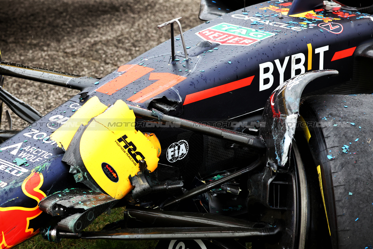 GP UNGHERIA, The damaged Red Bull Racing RB19 of Sergio Perez (MEX) Red Bull Racing, who crashed in the first practice session.

21.07.2023. Formula 1 World Championship, Rd 12, Hungarian Grand Prix, Budapest, Hungary, Practice Day.

- www.xpbimages.com, EMail: requests@xpbimages.com © Copyright: Charniaux / XPB Images