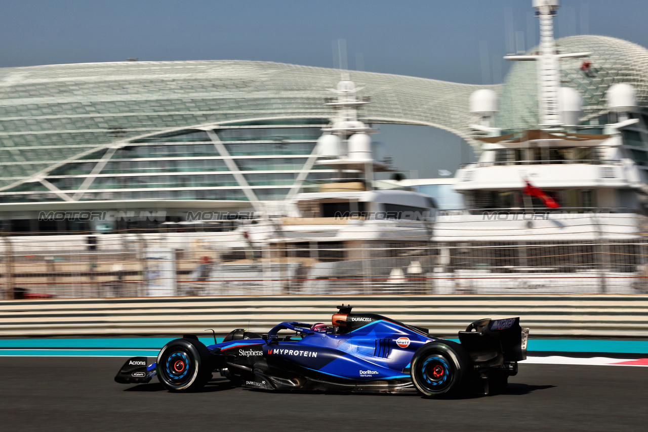 TEST ABU DHABI, Alexander Albon (THA) Williams Racing FW45.

28.11.2023. Formula 1 Testing, Yas Marina Circuit, Abu Dhabi, Tuesday.

- www.xpbimages.com, EMail: requests@xpbimages.com © Copyright: Batchelor / XPB Images