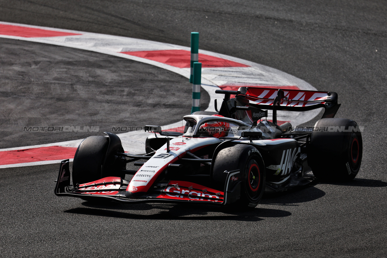 TEST ABU DHABI, Pietro Fittipaldi (BRA) Haas VF-23 Reserve Driver.

28.11.2023. Formula 1 Testing, Yas Marina Circuit, Abu Dhabi, Tuesday.

- www.xpbimages.com, EMail: requests@xpbimages.com © Copyright: Moy / XPB Images