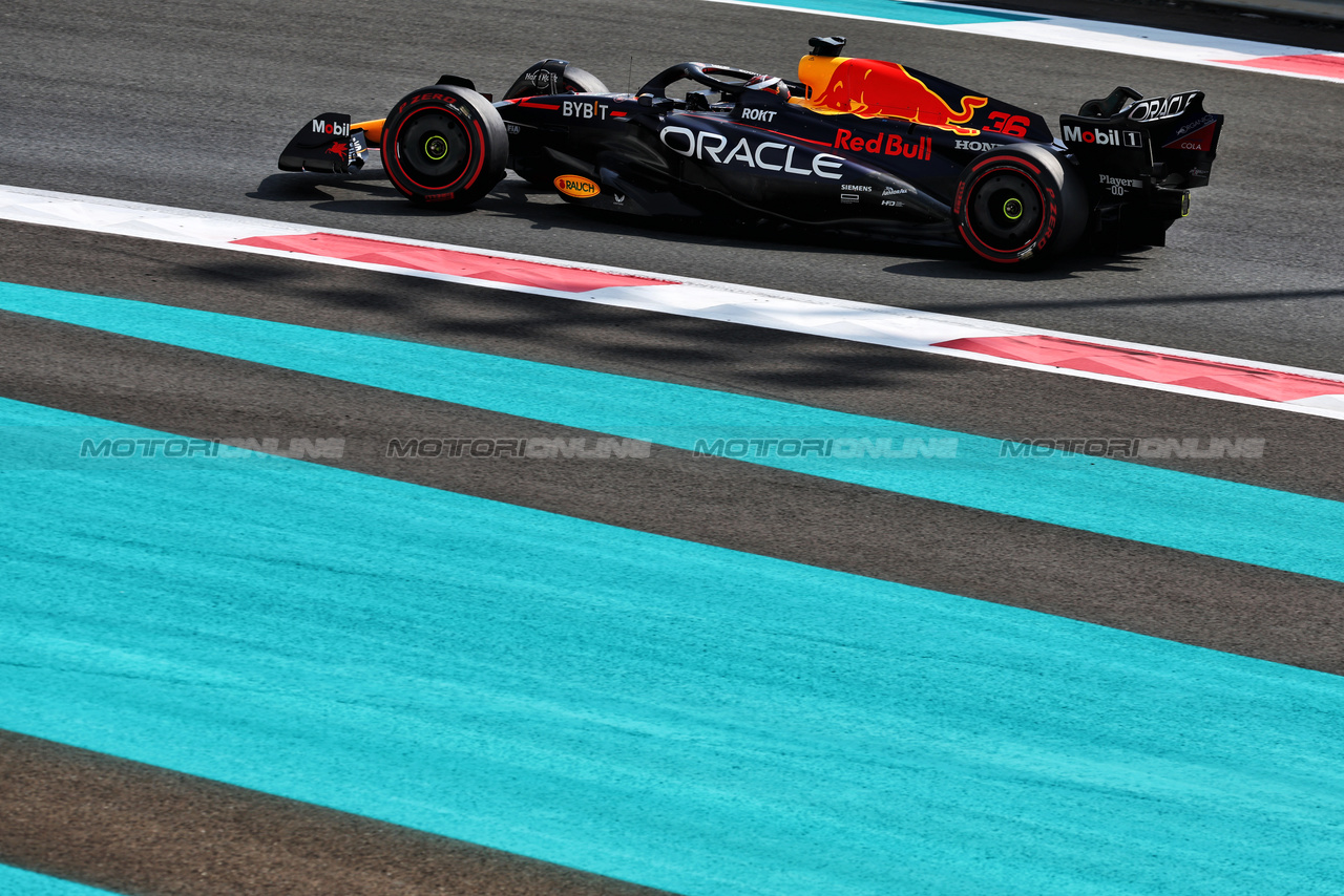 TEST ABU DHABI, Jake Dennis (GBR) Red Bull Racing RB19 Test Driver.

28.11.2023. Formula 1 Testing, Yas Marina Circuit, Abu Dhabi, Tuesday.

- www.xpbimages.com, EMail: requests@xpbimages.com © Copyright: Moy / XPB Images