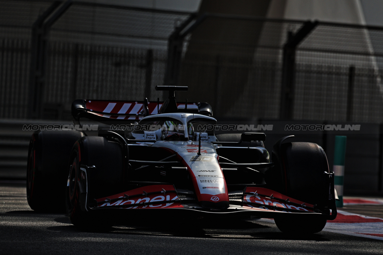 TEST ABU DHABI, Oliver Bearman (GBR) Haas VF-23 Test Driver.

28.11.2023. Formula 1 Testing, Yas Marina Circuit, Abu Dhabi, Tuesday.

- www.xpbimages.com, EMail: requests@xpbimages.com © Copyright: Moy / XPB Images