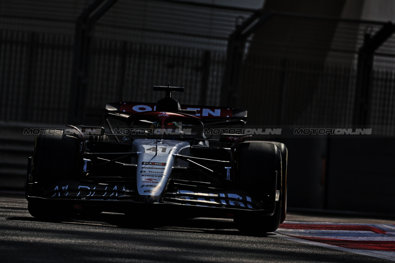 TEST ABU DHABI, Ayumu Iwasa (JPN) AlphaTauri AT04 Test Driver.

28.11.2023. Formula 1 Testing, Yas Marina Circuit, Abu Dhabi, Tuesday.

- www.xpbimages.com, EMail: requests@xpbimages.com © Copyright: Moy / XPB Images