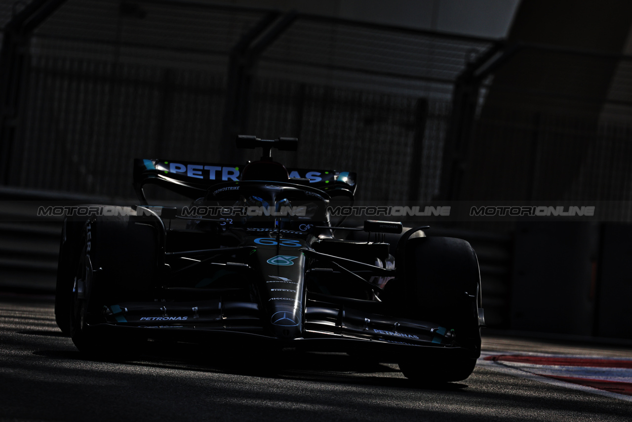 TEST ABU DHABI, George Russell (GBR) Mercedes AMG F1 W14.

28.11.2023. Formula 1 Testing, Yas Marina Circuit, Abu Dhabi, Tuesday.

- www.xpbimages.com, EMail: requests@xpbimages.com © Copyright: Moy / XPB Images