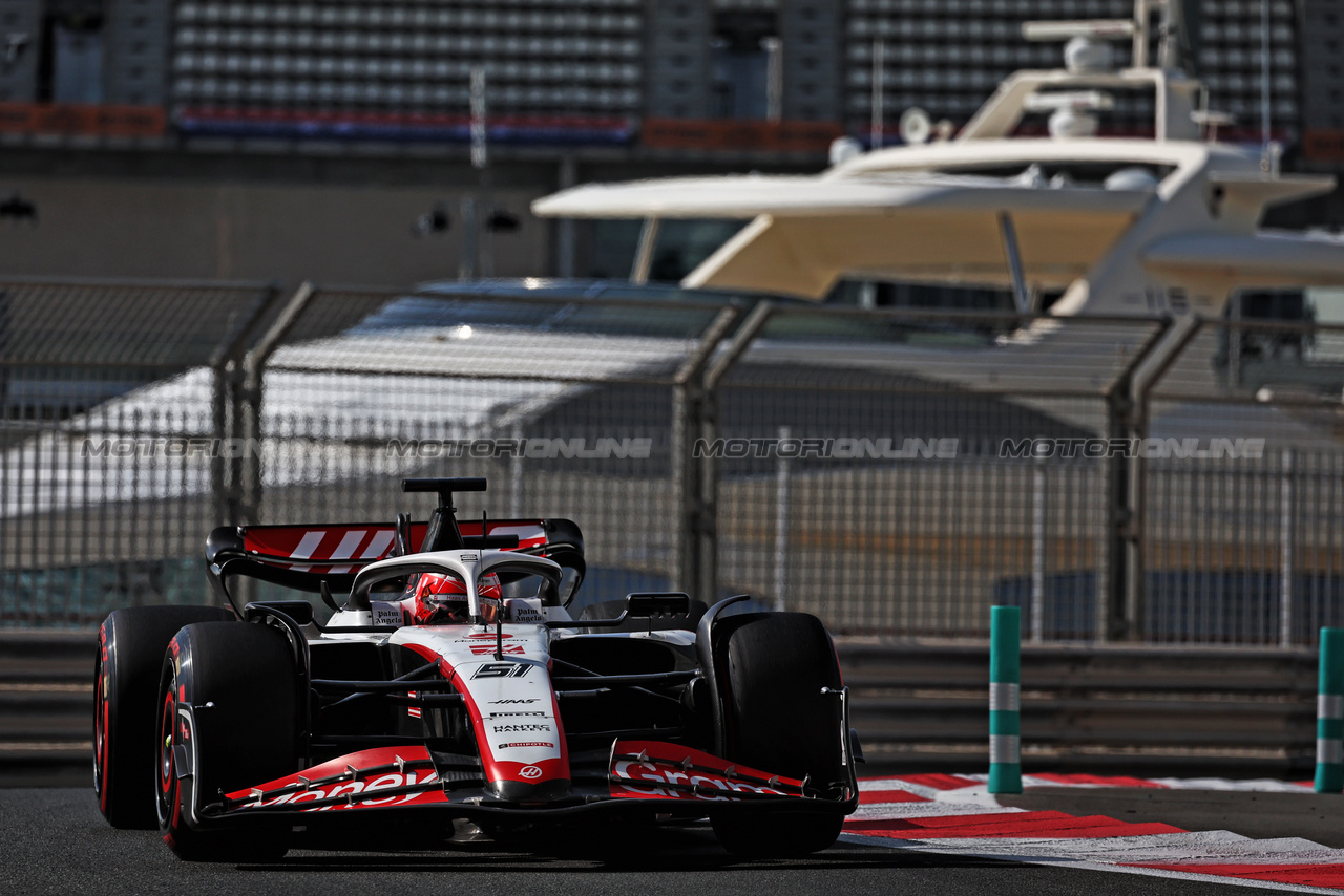 TEST ABU DHABI, Pietro Fittipaldi (BRA) Haas VF-23 Reserve Driver.

28.11.2023. Formula 1 Testing, Yas Marina Circuit, Abu Dhabi, Tuesday.

- www.xpbimages.com, EMail: requests@xpbimages.com © Copyright: Moy / XPB Images