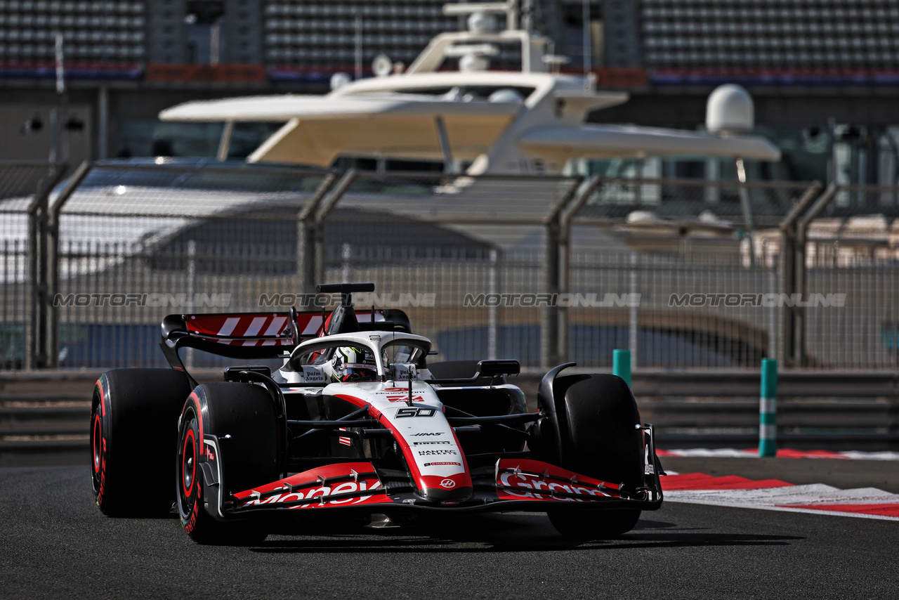 TEST ABU DHABI, Oliver Bearman (GBR) Haas VF-23 Test Driver.

28.11.2023. Formula 1 Testing, Yas Marina Circuit, Abu Dhabi, Tuesday.

- www.xpbimages.com, EMail: requests@xpbimages.com © Copyright: Moy / XPB Images