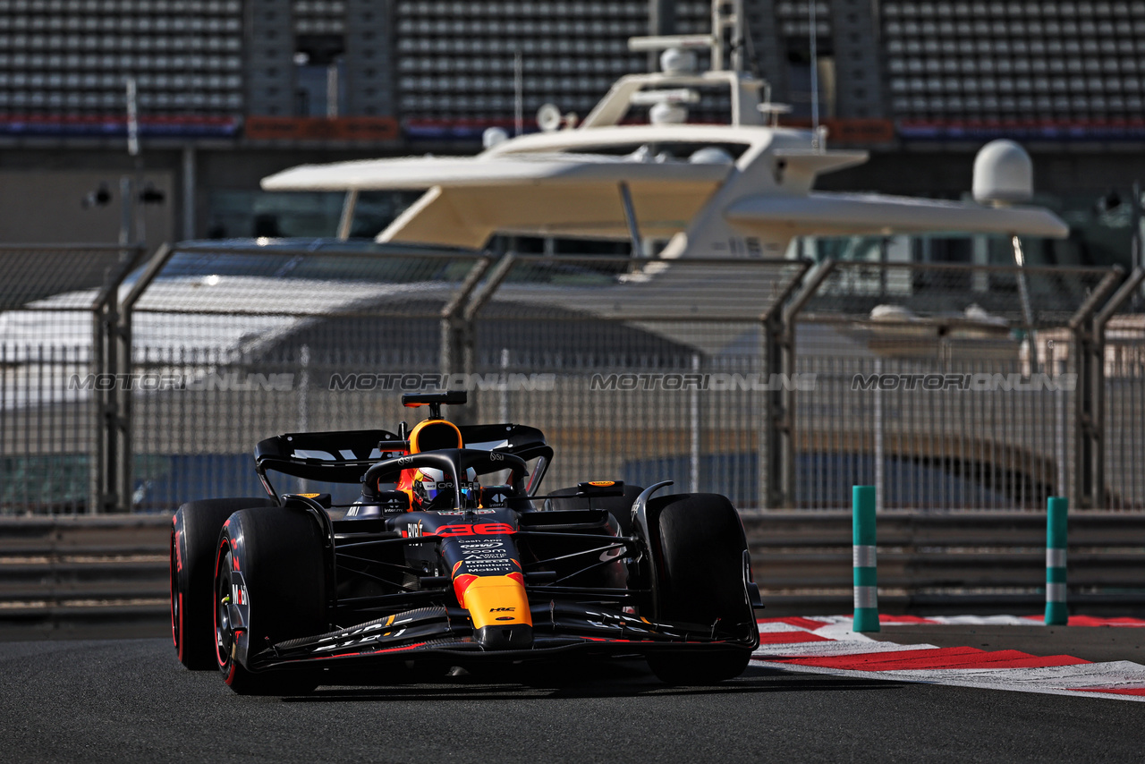 TEST ABU DHABI, Jake Dennis (GBR) Red Bull Racing RB19 Test Driver.

28.11.2023. Formula 1 Testing, Yas Marina Circuit, Abu Dhabi, Tuesday.

- www.xpbimages.com, EMail: requests@xpbimages.com © Copyright: Moy / XPB Images