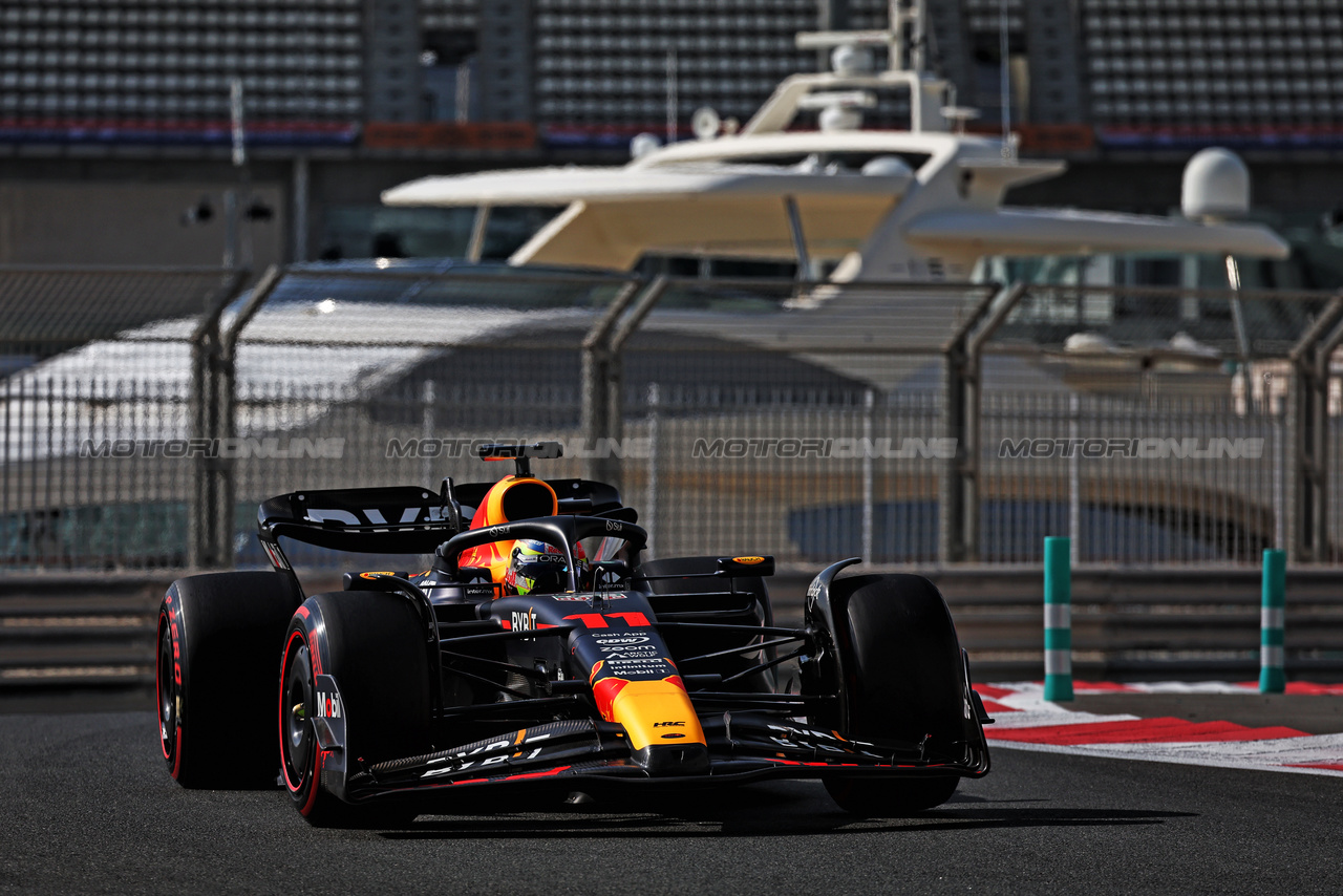 TEST ABU DHABI, Sergio Perez (MEX) Red Bull Racing RB19.

28.11.2023. Formula 1 Testing, Yas Marina Circuit, Abu Dhabi, Tuesday.

- www.xpbimages.com, EMail: requests@xpbimages.com © Copyright: Moy / XPB Images