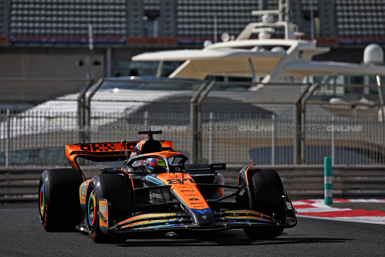 TEST ABU DHABI, Oscar Piastri (AUS) McLaren MCL60.

28.11.2023. Formula 1 Testing, Yas Marina Circuit, Abu Dhabi, Tuesday.

- www.xpbimages.com, EMail: requests@xpbimages.com © Copyright: Moy / XPB Images