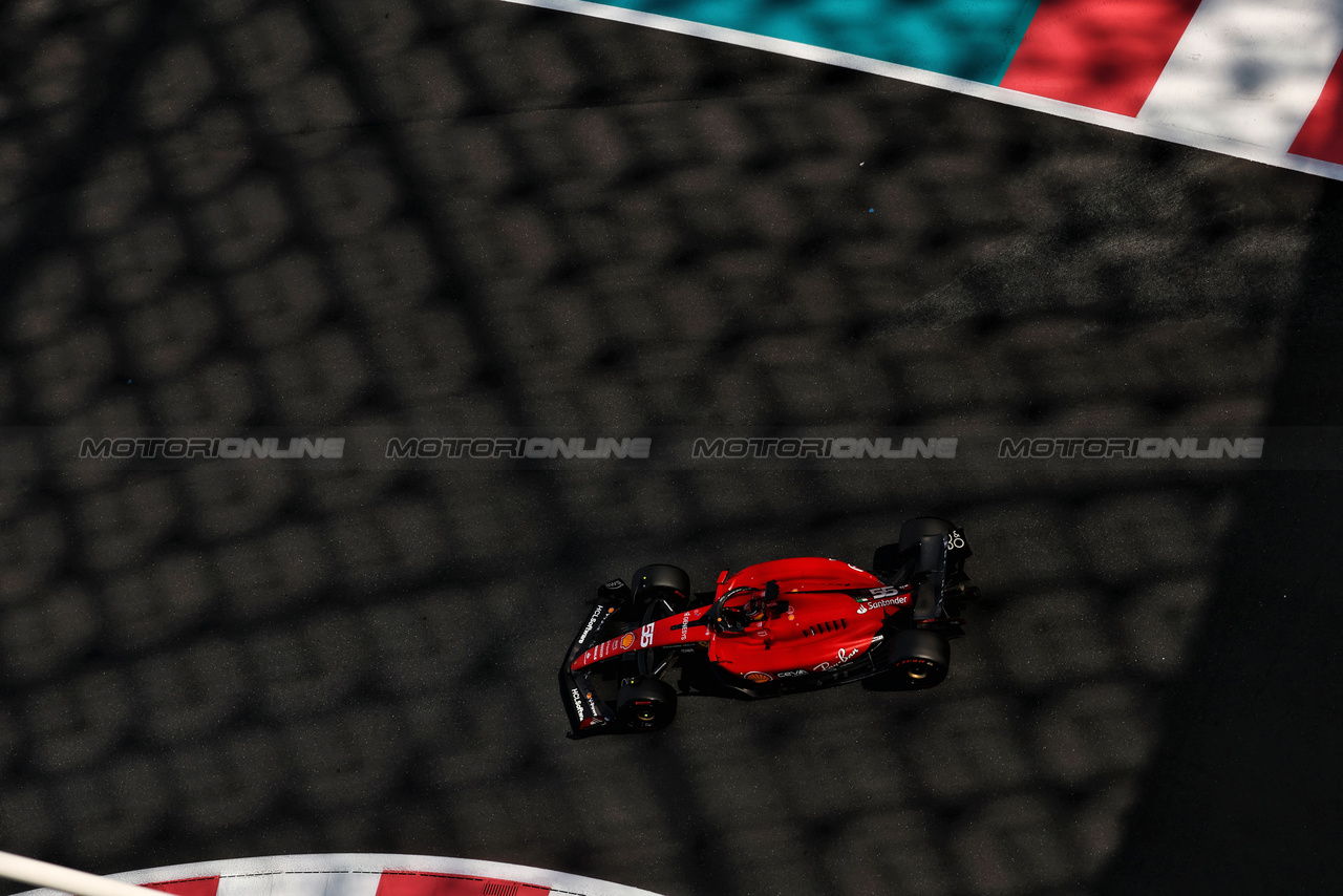 TEST ABU DHABI, Carlos Sainz Jr (ESP) Ferrari SF-23.

28.11.2023. Formula 1 Testing, Yas Marina Circuit, Abu Dhabi, Tuesday.

- www.xpbimages.com, EMail: requests@xpbimages.com © Copyright: Moy / XPB Images