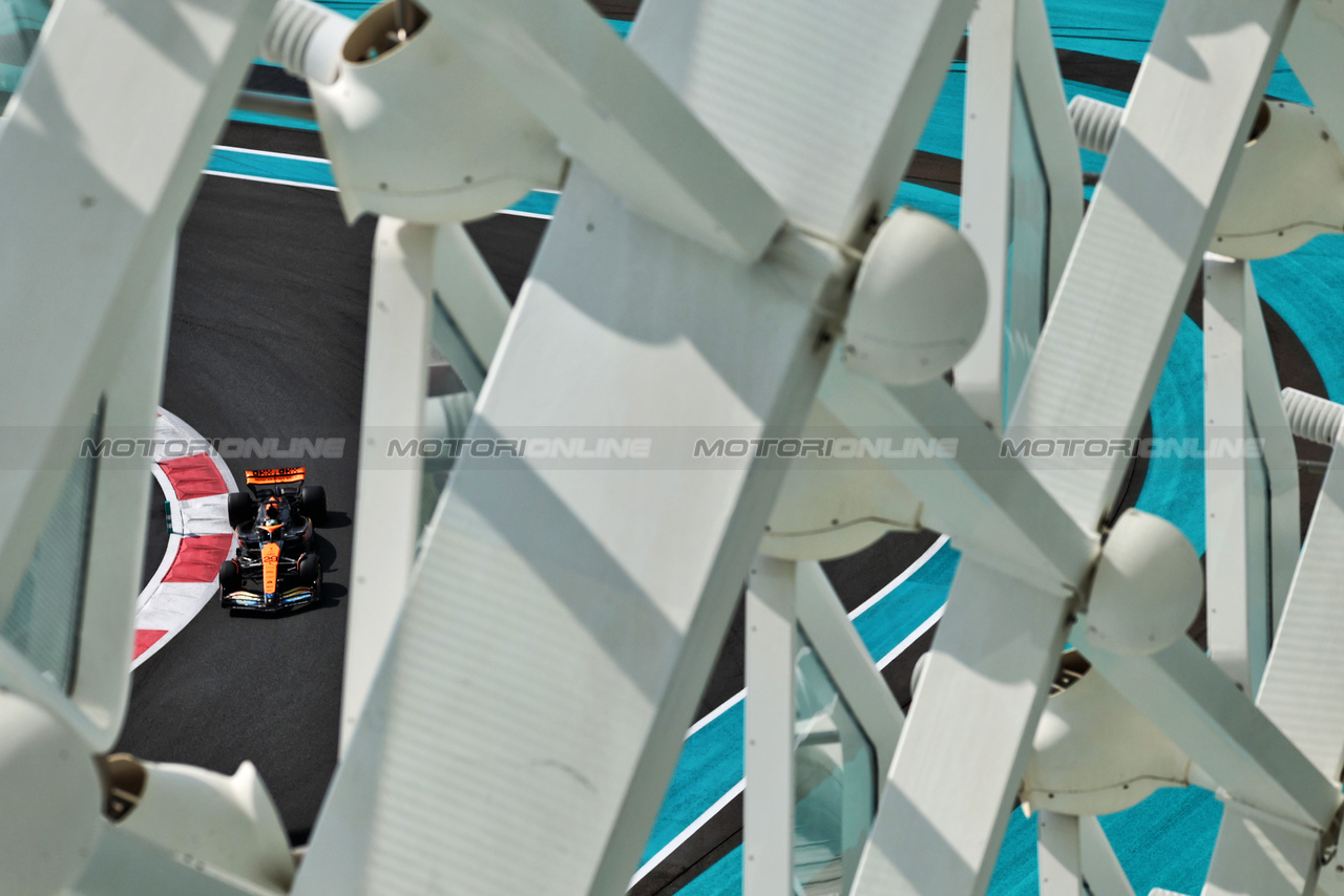 TEST ABU DHABI, Pato O'Ward (MEX) McLaren MCL60 Test Driver.

28.11.2023. Formula 1 Testing, Yas Marina Circuit, Abu Dhabi, Tuesday.

- www.xpbimages.com, EMail: requests@xpbimages.com © Copyright: Moy / XPB Images