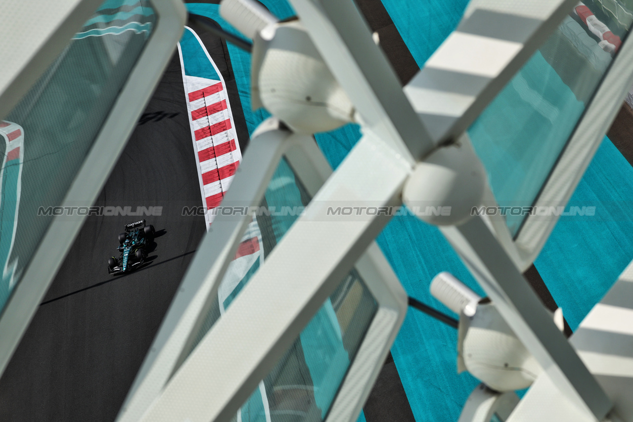 TEST ABU DHABI, Lance Stroll (CDN) Aston Martin F1 Team AMR23.

28.11.2023. Formula 1 Testing, Yas Marina Circuit, Abu Dhabi, Tuesday.

- www.xpbimages.com, EMail: requests@xpbimages.com © Copyright: Moy / XPB Images