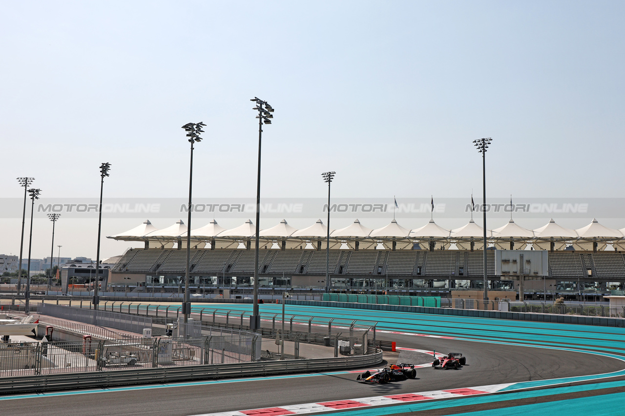 TEST ABU DHABI, Sergio Perez (MEX) Red Bull Racing RB19.

28.11.2023. Formula 1 Testing, Yas Marina Circuit, Abu Dhabi, Tuesday.

- www.xpbimages.com, EMail: requests@xpbimages.com © Copyright: Moy / XPB Images