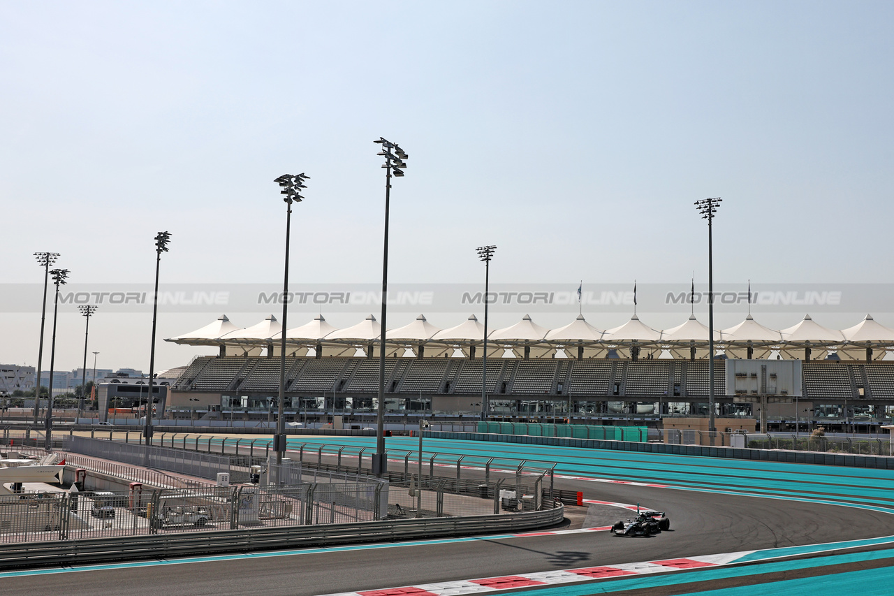 TEST ABU DHABI, Frederik Vesti (DEN) Mercedes AMG F1 W14 Test Driver.

28.11.2023. Formula 1 Testing, Yas Marina Circuit, Abu Dhabi, Tuesday.

- www.xpbimages.com, EMail: requests@xpbimages.com © Copyright: Moy / XPB Images