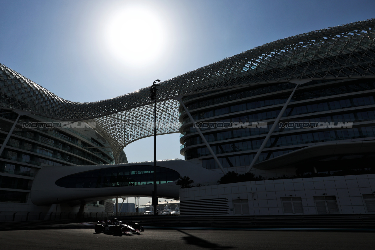 TEST ABU DHABI, Oliver Bearman (GBR) Haas VF-23 Test Driver.

28.11.2023. Formula 1 Testing, Yas Marina Circuit, Abu Dhabi, Tuesday.

- www.xpbimages.com, EMail: requests@xpbimages.com © Copyright: Moy / XPB Images