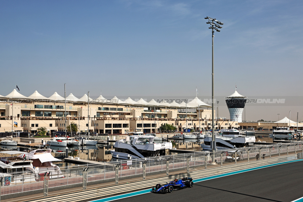 TEST ABU DHABI, Alexander Albon (THA) Williams Racing FW45.

28.11.2023. Formula 1 Testing, Yas Marina Circuit, Abu Dhabi, Tuesday.

- www.xpbimages.com, EMail: requests@xpbimages.com © Copyright: Moy / XPB Images