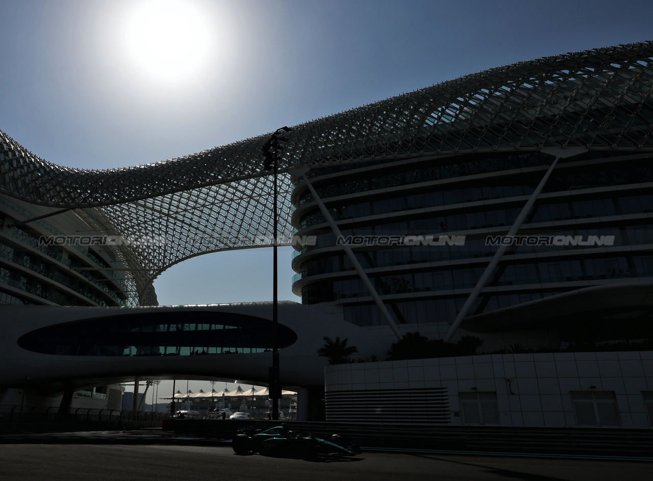 TEST ABU DHABI, Felipe Drugovich (BRA) Aston Martin F1 Team AMR23, Reserve e Development Programme Driver.

28.11.2023. Formula 1 Testing, Yas Marina Circuit, Abu Dhabi, Tuesday.

- www.xpbimages.com, EMail: requests@xpbimages.com © Copyright: Moy / XPB Images