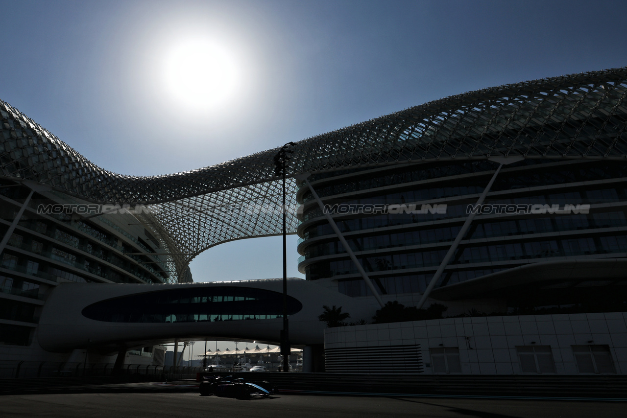 TEST ABU DHABI, Esteban Ocon (FRA) Alpine F1 Team A523.

28.11.2023. Formula 1 Testing, Yas Marina Circuit, Abu Dhabi, Tuesday.

- www.xpbimages.com, EMail: requests@xpbimages.com © Copyright: Moy / XPB Images